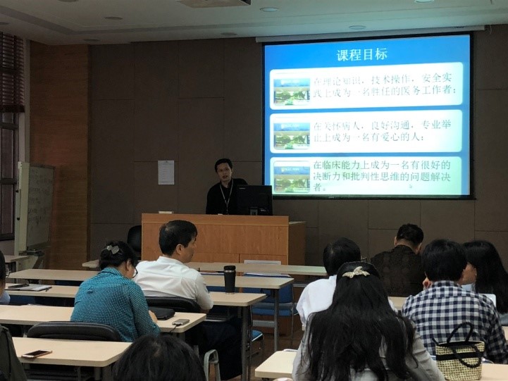 “一路走，一路带，一路话秋实”――河豚直播足球