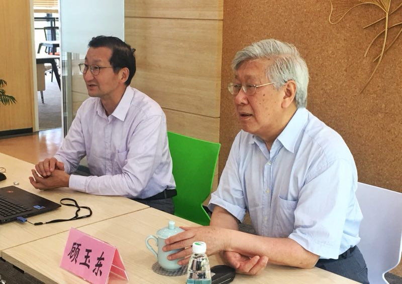 我校名誉教授顾玉东院士莅临河豚直播足球